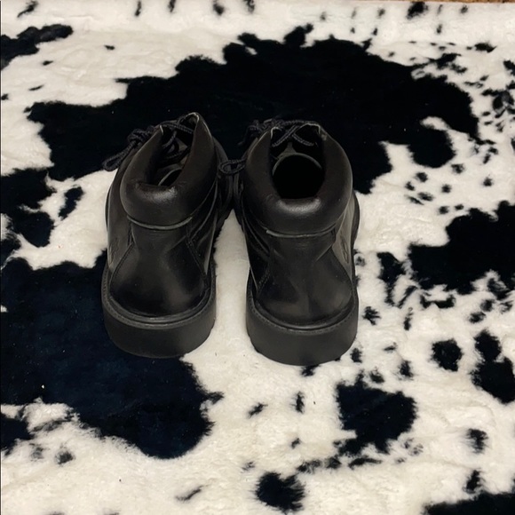 Boys Black Timberland Chukka Boots - Picture 3 of 7
